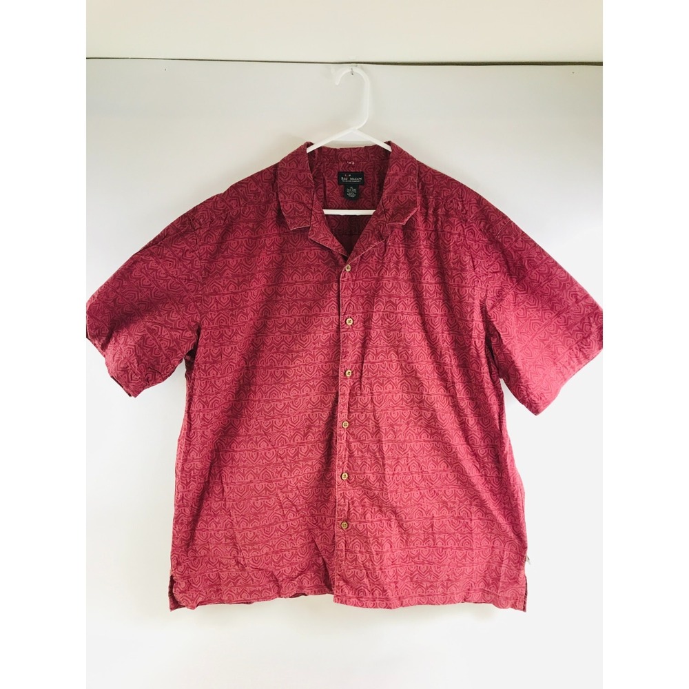 Red Macaw Shirt Men's Size XL Red Button Up Short Sleeve Geometric Pattern